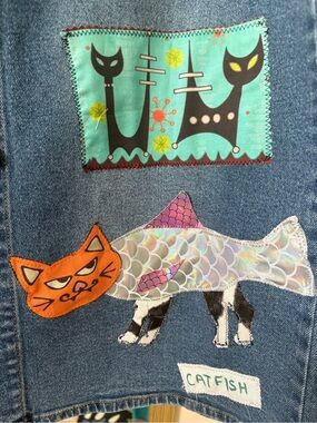 Is it a cat or is it a fish? It’s a CATFISH SKIRT size 12 Wonderly